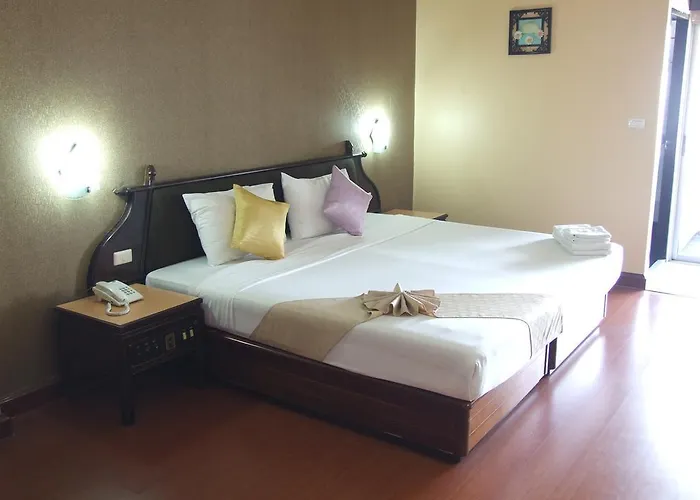 Hotel Ratchada 3*