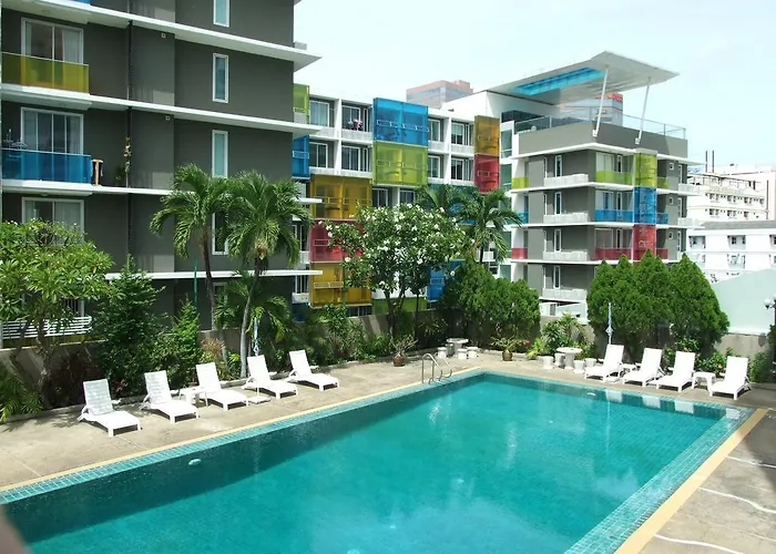 Ratchada Hotel 3*