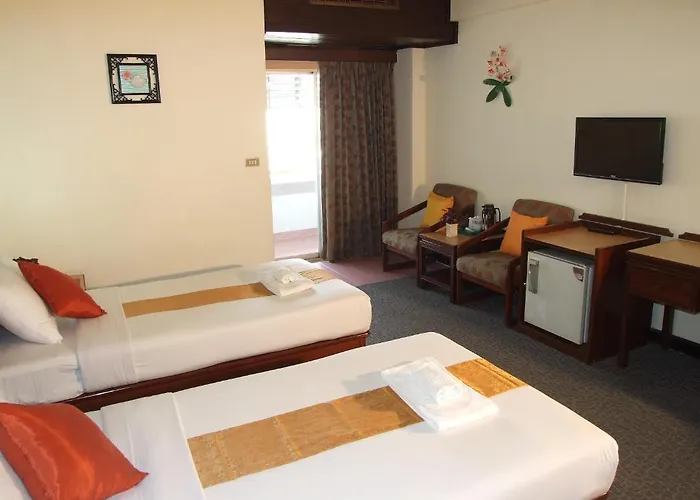 Ratchada Hotel 3*