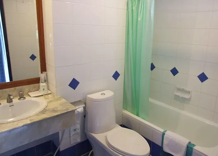 Ratchada Hotel 3*