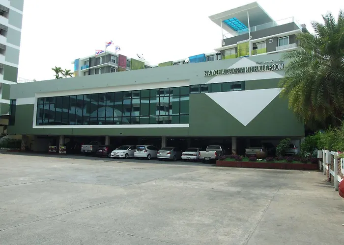 Ratchada Hotel 3*